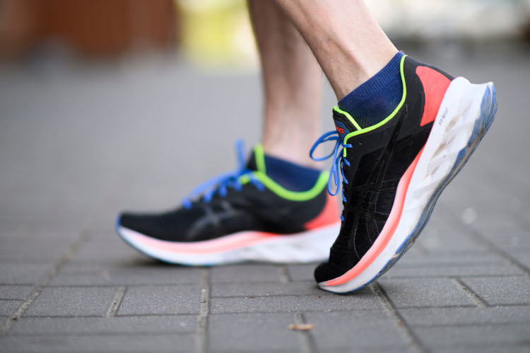 Asics Novablast 1011A681-001