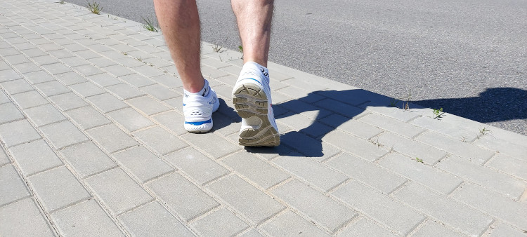 ASICS GEL-NIMBUS 22 RETRO TOKYO 1011A780-100