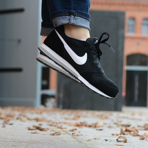 nike md runner 2 (gs) black nike md runner 2 (gs) black