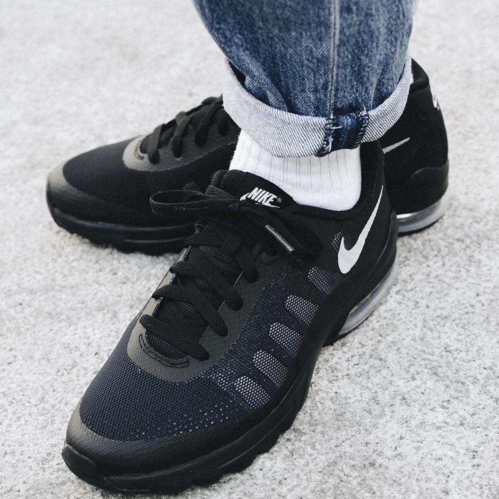 buty nike air max invigor