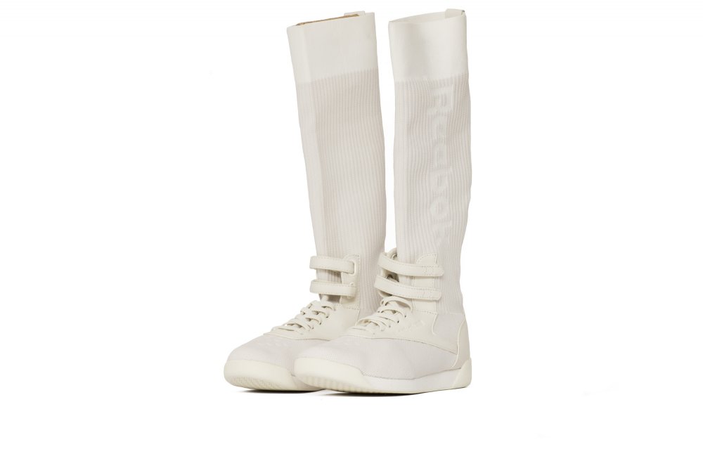 reebok freestyle hi ultk "chalk" (bs8666) reebok freestyle hi ultk "chalk" (bs8666)