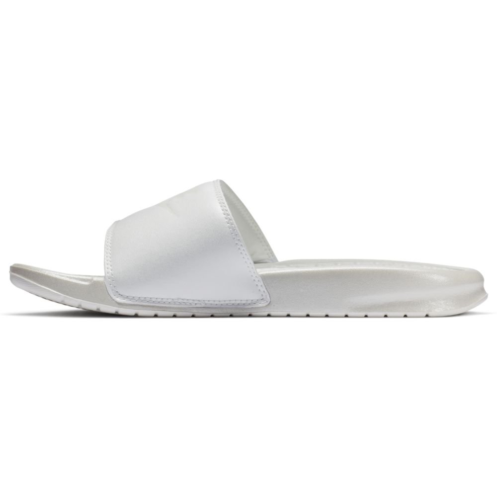 klapki nike wmns benassi jdi metallic qs (aa4149-100) klapki nike wmns benassi jdi metallic qs (aa4149-100)