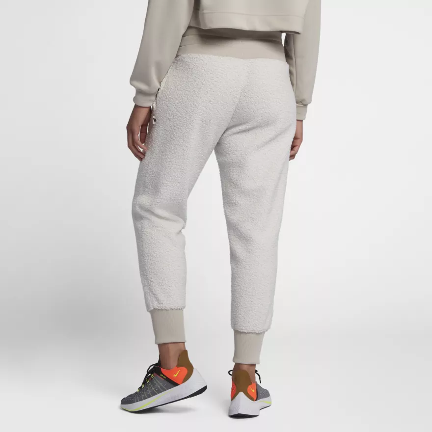 nike wmns sherpa joggers (941903-030) nike wmns sherpa joggers (941903-030)