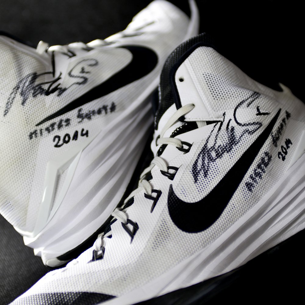 buty nike hyperdunk 2014 z autografem piotra nowakowskiego buty nike hyperdunk 2014 z autografem piotra nowakowskiego