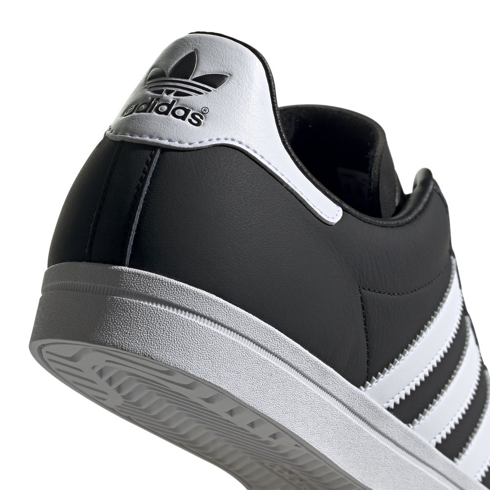 adidas coast star (ee8901) adidas coast star (ee8901)