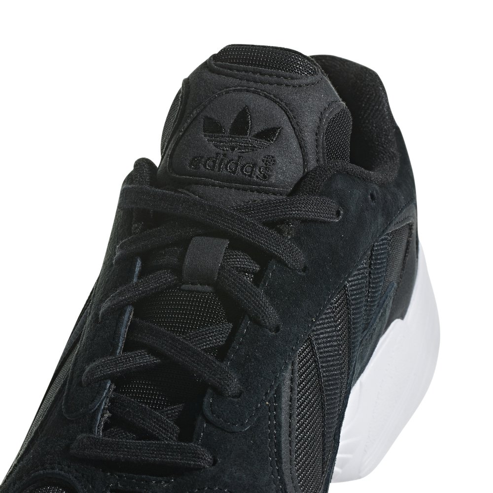 adidas yung-1 (cg7121) adidas yung-1 (cg7121)