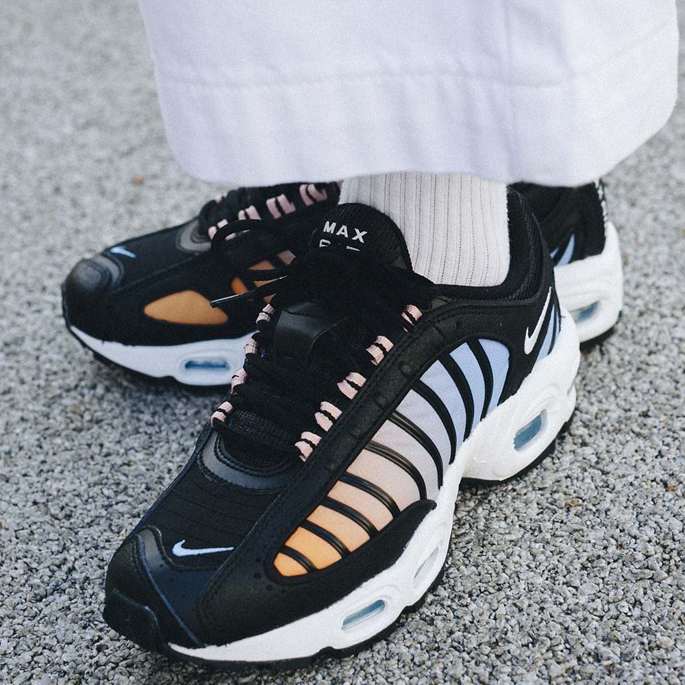 nike w air max tailwind iv damskie czarne (cj7976-001) nike w air max tailwind iv damskie czarne (cj7976-001)