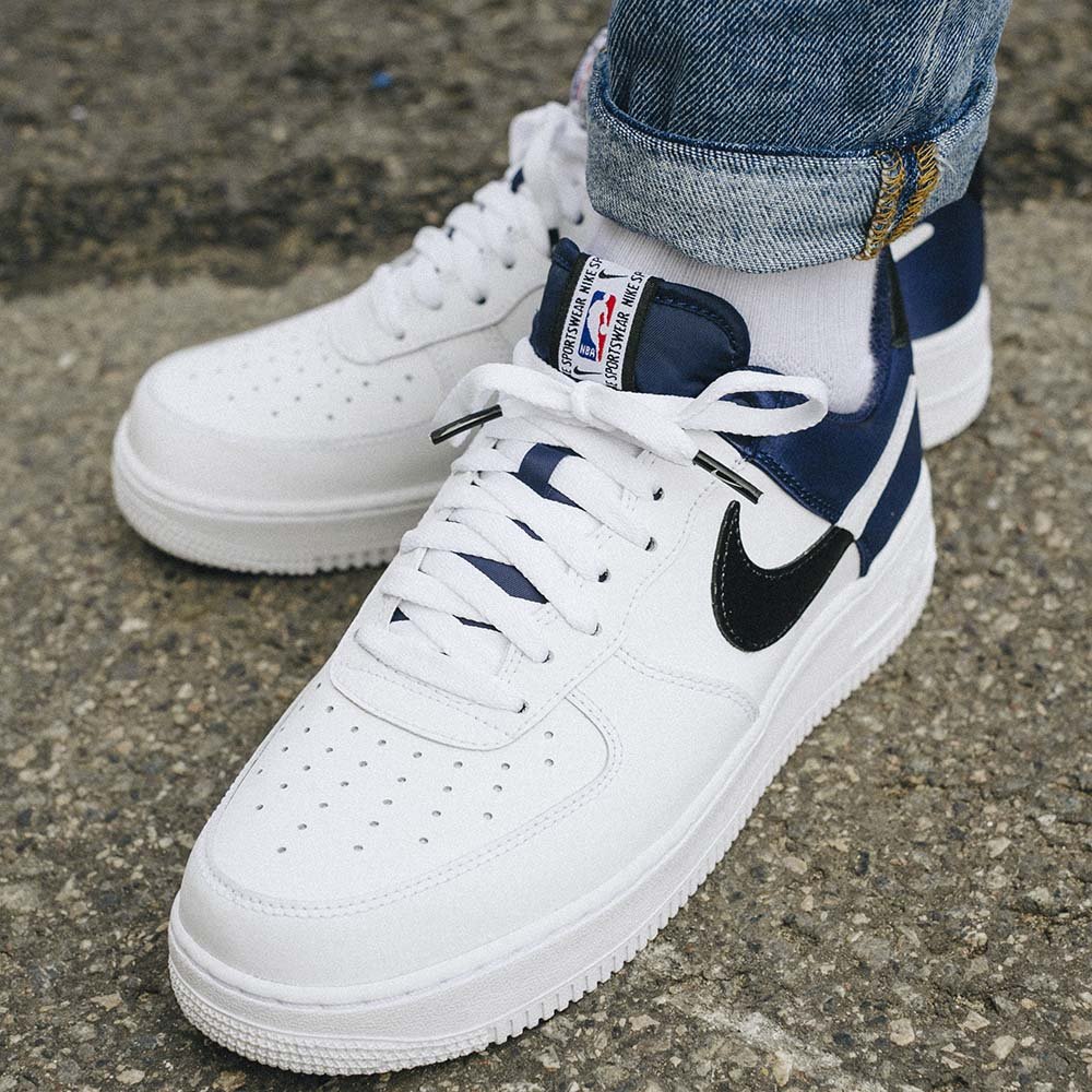 nike air force 1 lv8 1 "nba" męskie biało-granatowe (bq4420-400) nike air force 1 lv8 1 "nba" męskie biało-granatowe (bq4420-400)