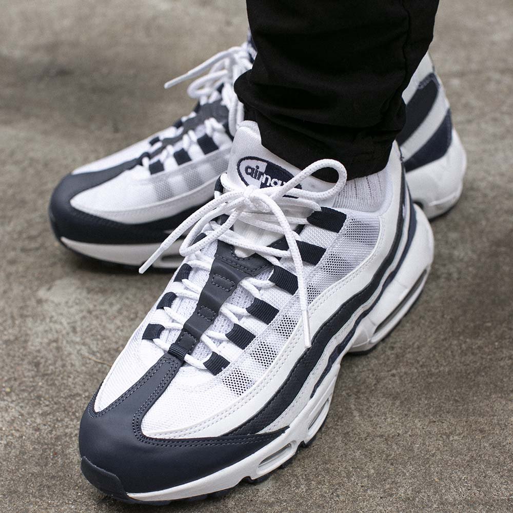 nike air max 95 męskie granatowo- białe (ci3705-400) nike air max 95 męskie granatowo- białe (ci3705-400)