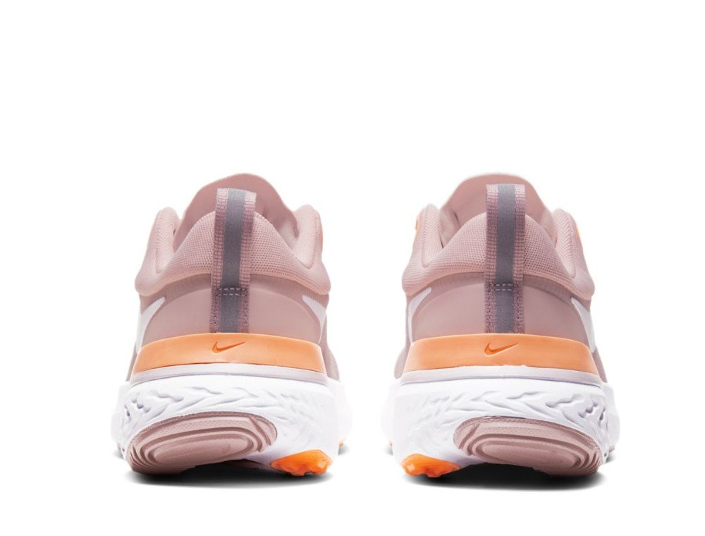 nike react miler w różowo-białe nike react miler w różowo-białe