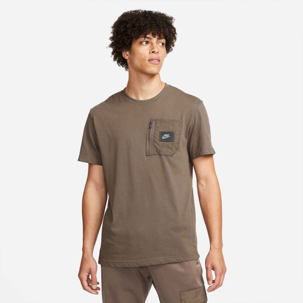 Nike Sportswear Men's Short-Sleeve T-Shirt.