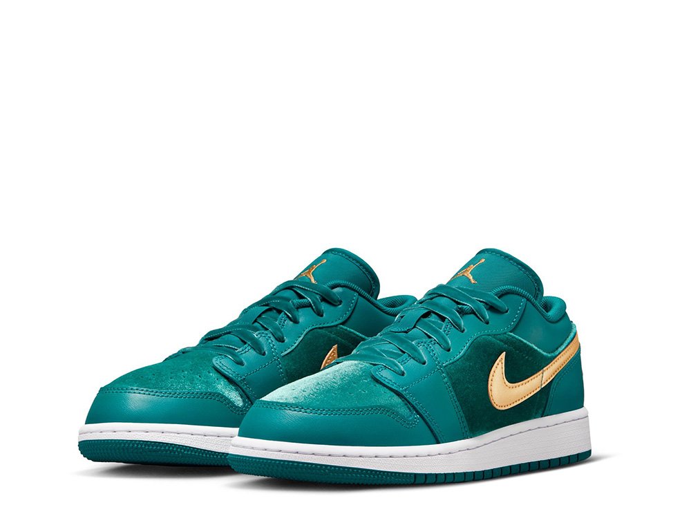 Jordan Low SE (GS) Green shoes