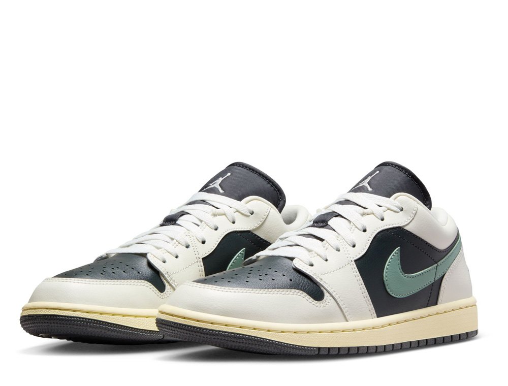 Air Jordan Low White and Black shoes