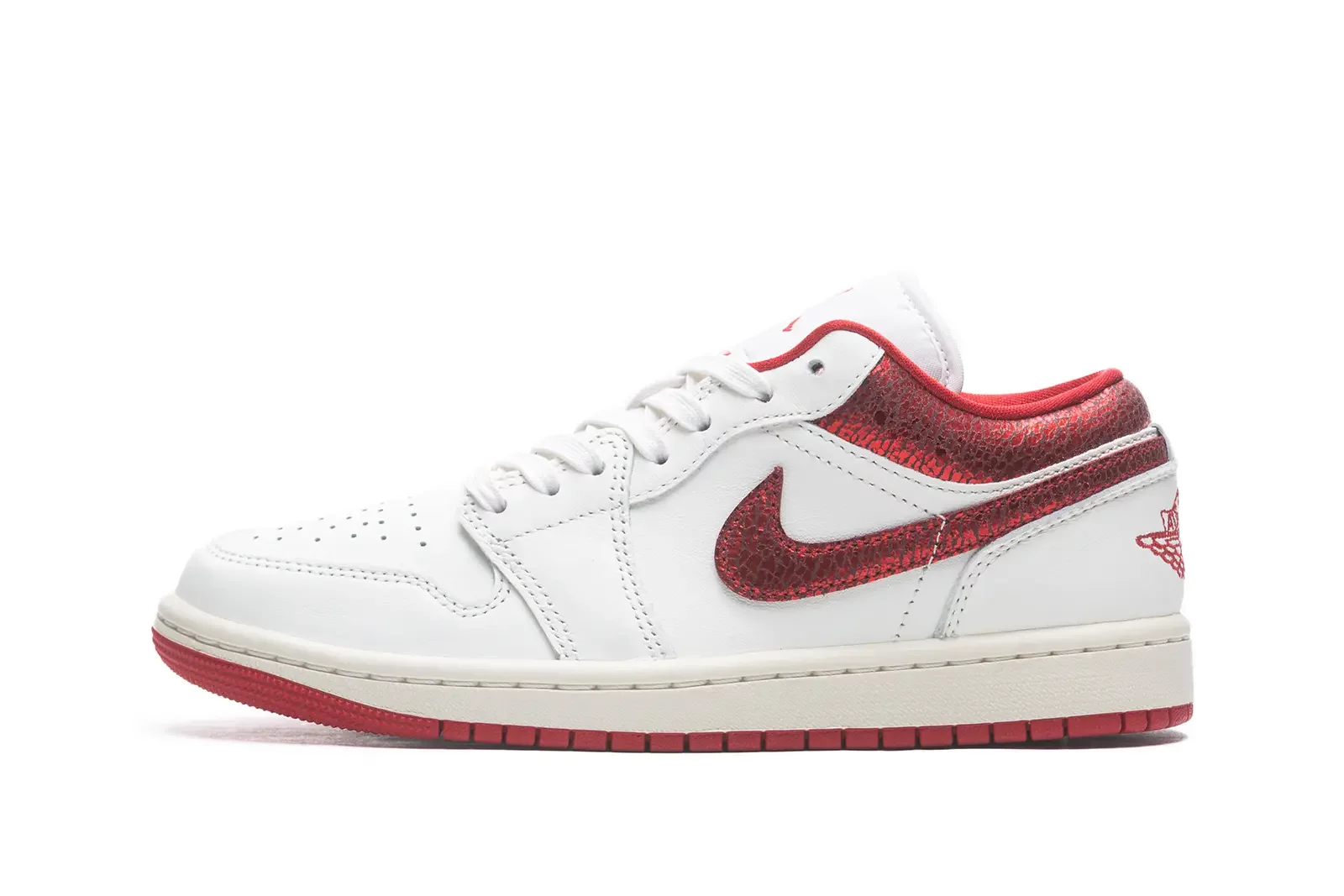 Sneakers Jordan Brand Air Jordan Low SE 'Ruby' (HJ9338-106) WSS