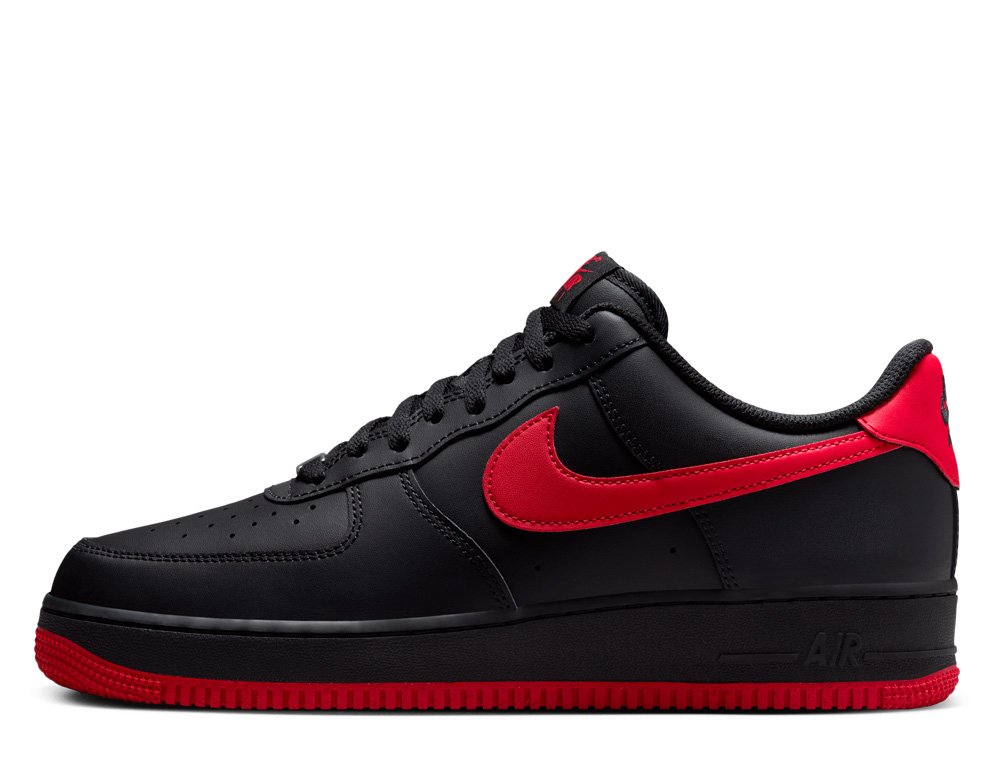 美品 Nike Air Force 1 black University red Buty Nike Air Force 1 '07 Black/University Red-Black [FJ4146