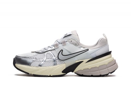 sneakersy Nike V2K Run Wmns 'Metallic Silver' (FD0736-100) | WSS