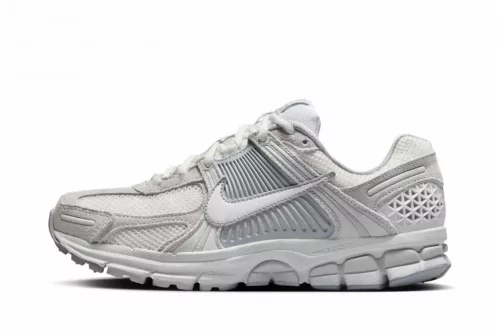 ★NIKE★(W) Nike Zoom Vomero 5 Platinum Silver★送料・関税込 Buty damskie Nike W Zoom Vomero 5 Pure Platinum/ Metallic