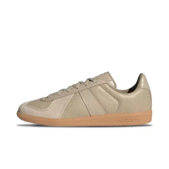 Sneakers adidas Japan W 'Core Black Cluod White' (IH5490) | WSS