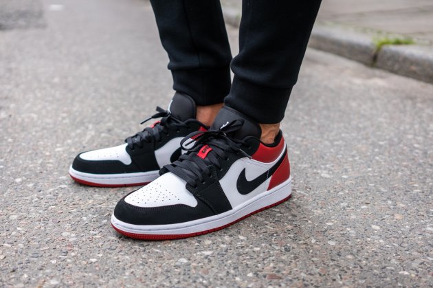 nike jordan 1 low black toe